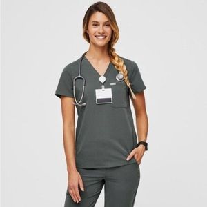 Figs Catarina Medium in Bonsai - scrubs/ worn twice!